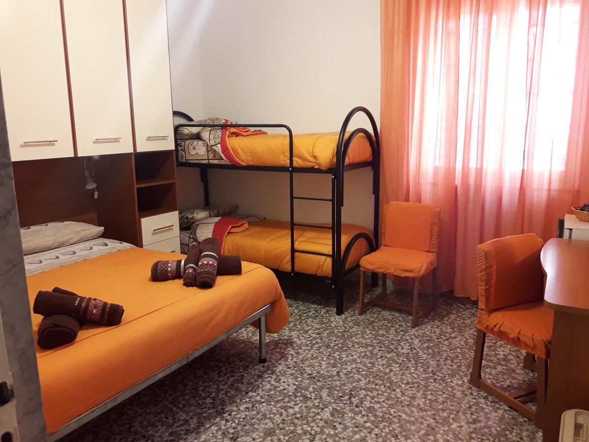 I Due Baroni - Fronte Campus Bed & Breakfast Bari Dış mekan fotoğraf
